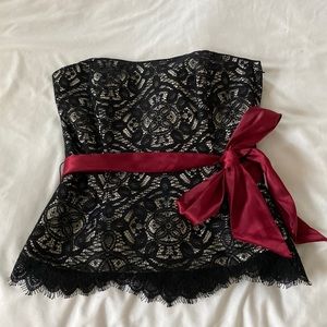 Lace sweetheart strapless corset